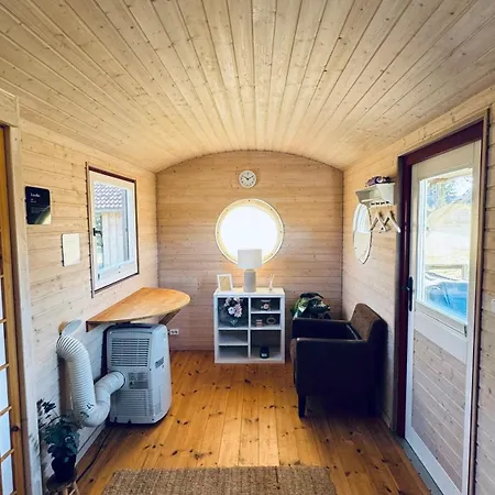 مكان تخييم Tiny House Mit Pferdeblick